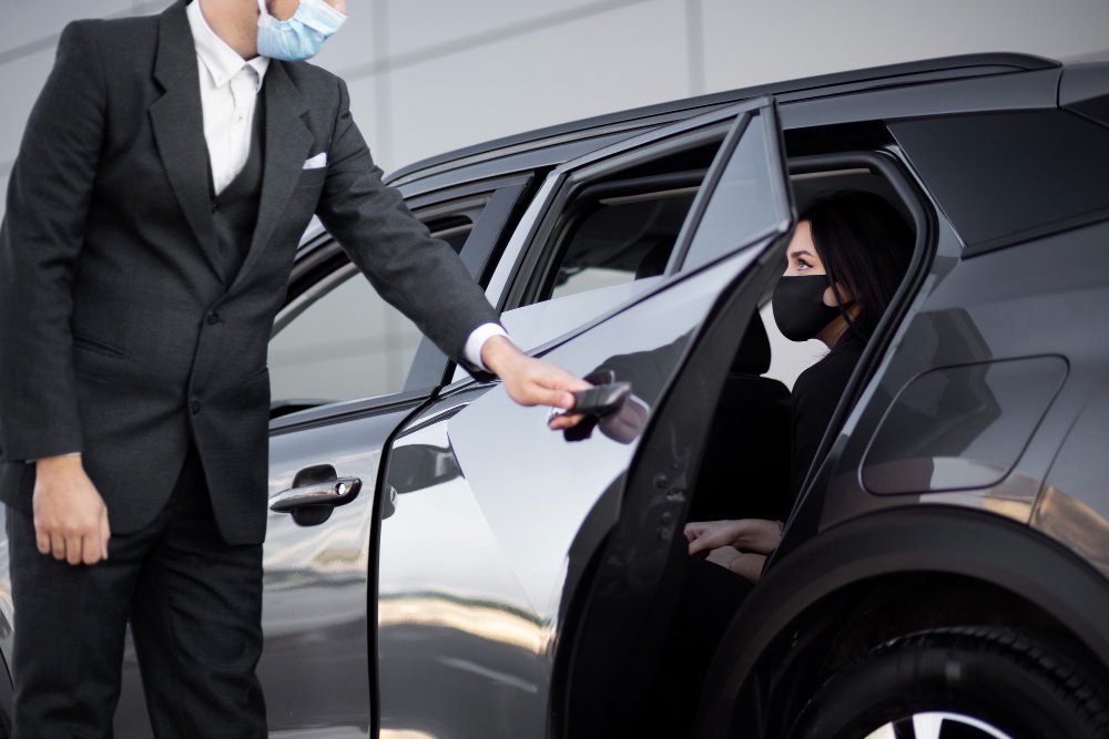 Riyadh to Madinah Chauffeur Service Luxury Intercity Travel